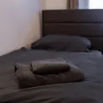 Appartement Schiefe Altbauvilla In Zentraler Lage, Monteurunterkunft *