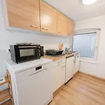 Schiefe Altbauvilla In Zentraler Lage, Monteurunterkunft Appartement Oldenbourg
