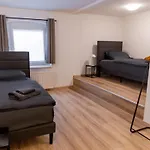 Schiefe Altbauvilla In Zentraler Lage, Monteurunterkunft Appartement