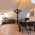 Appartement Schiefe Altbauvilla In Zentraler Lage, Monteurunterkunft