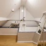 Schiefe Altbauvilla In Zentraler Lage, Monteurunterkunft