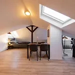 Appartement Schiefe Altbauvilla In Zentraler Lage, Monteurunterkunft