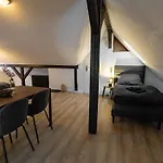 Appartement Schiefe Altbauvilla In Zentraler Lage, Monteurunterkunft *