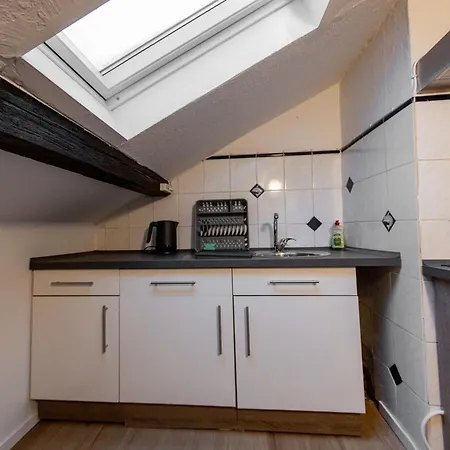 Schiefe Altbauvilla In Zentraler Lage, Monteurunterkunft Oldenburg
