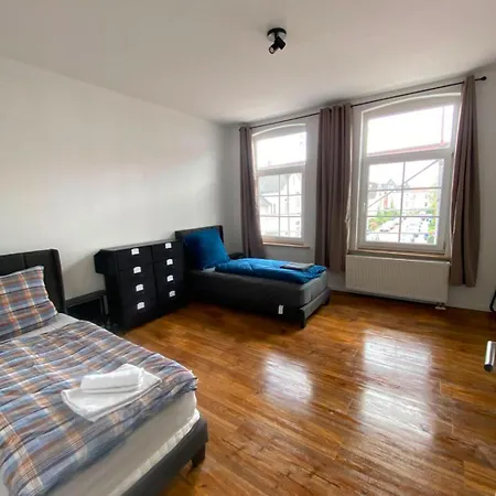 Appartement Schiefe Altbauvilla In Zentraler Lage, Monteurunterkunft Oldenbourg