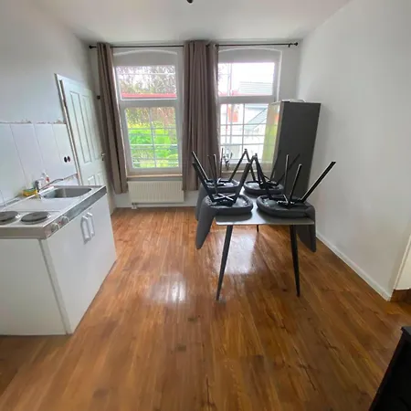 Apartamento Schiefe Altbauvilla In Zentraler Lage, Monteurunterkunft *